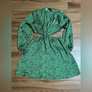 H&M V-Neck Cut-out Dress sz L NWOT